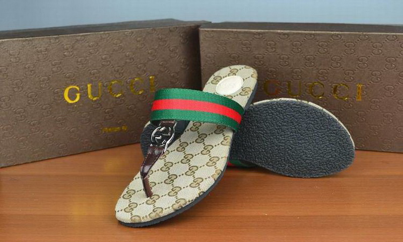 Gucci Slippers Woman--112